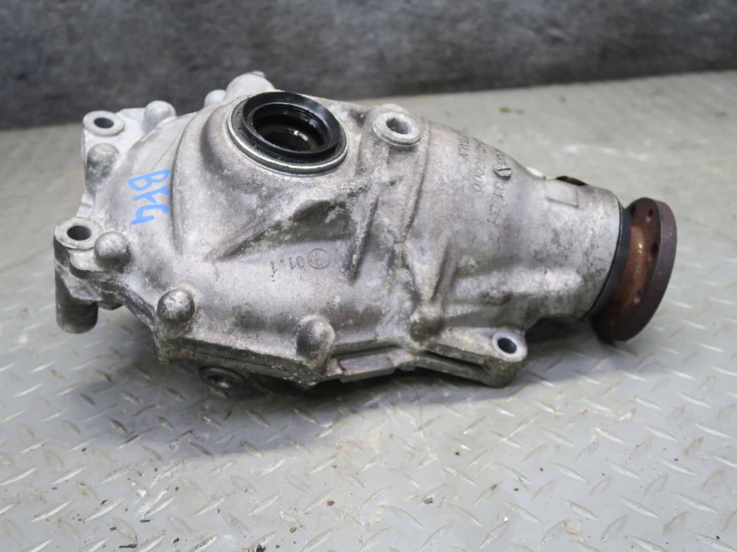 11-13 BMW F10 550iX AWD Front Differential Carrier 3.08 Ratio 7578155 OEM