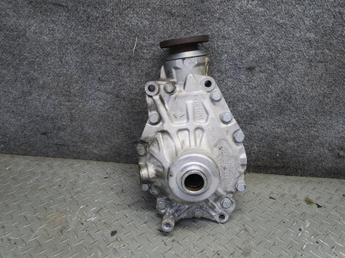 11-13 BMW F10 550iX AWD Front Differential Carrier 3.08 Ratio 7578155 OEM