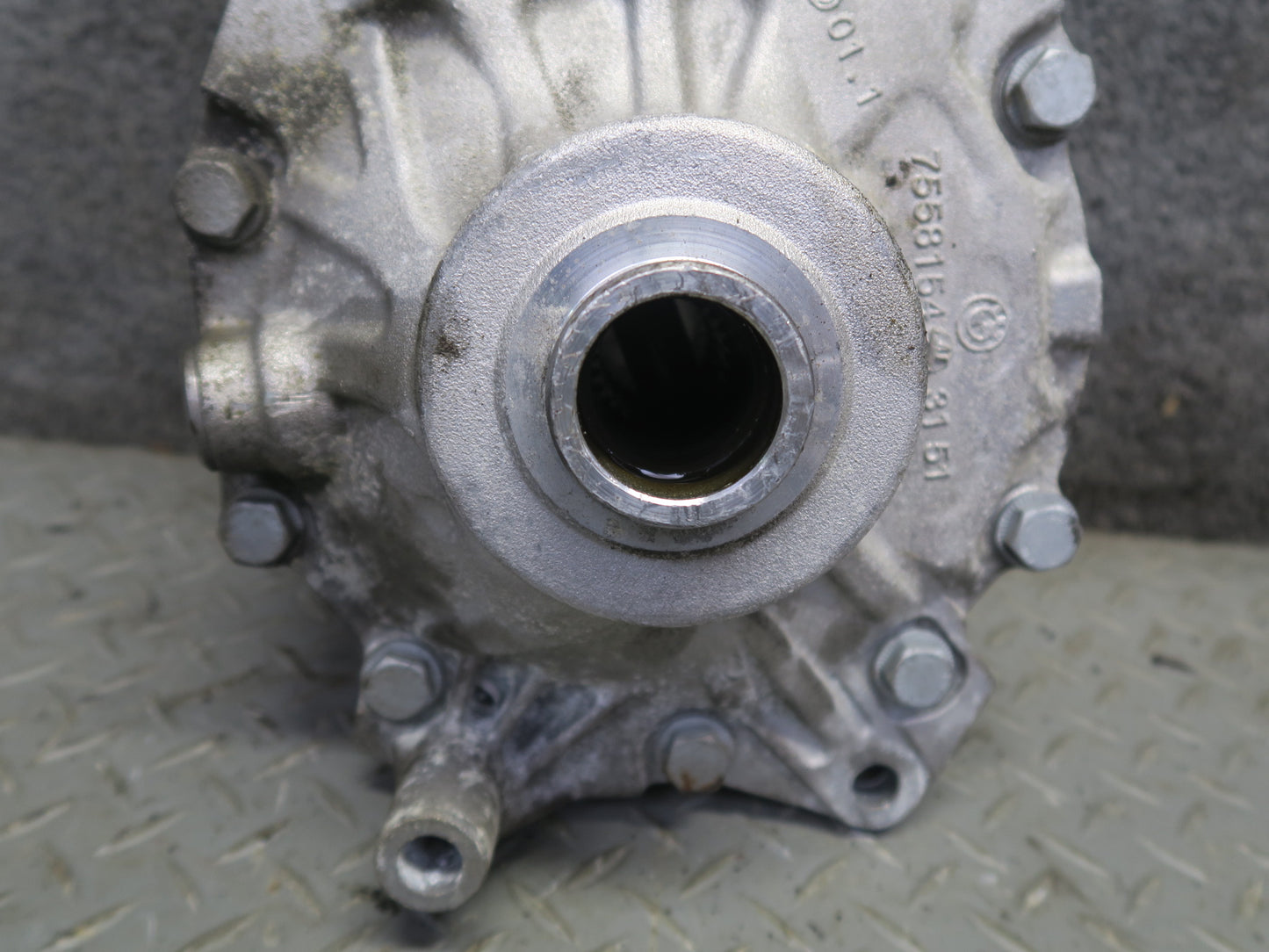 11-13 BMW F10 550iX AWD Front Differential Carrier 3.08 Ratio 7578155 OEM