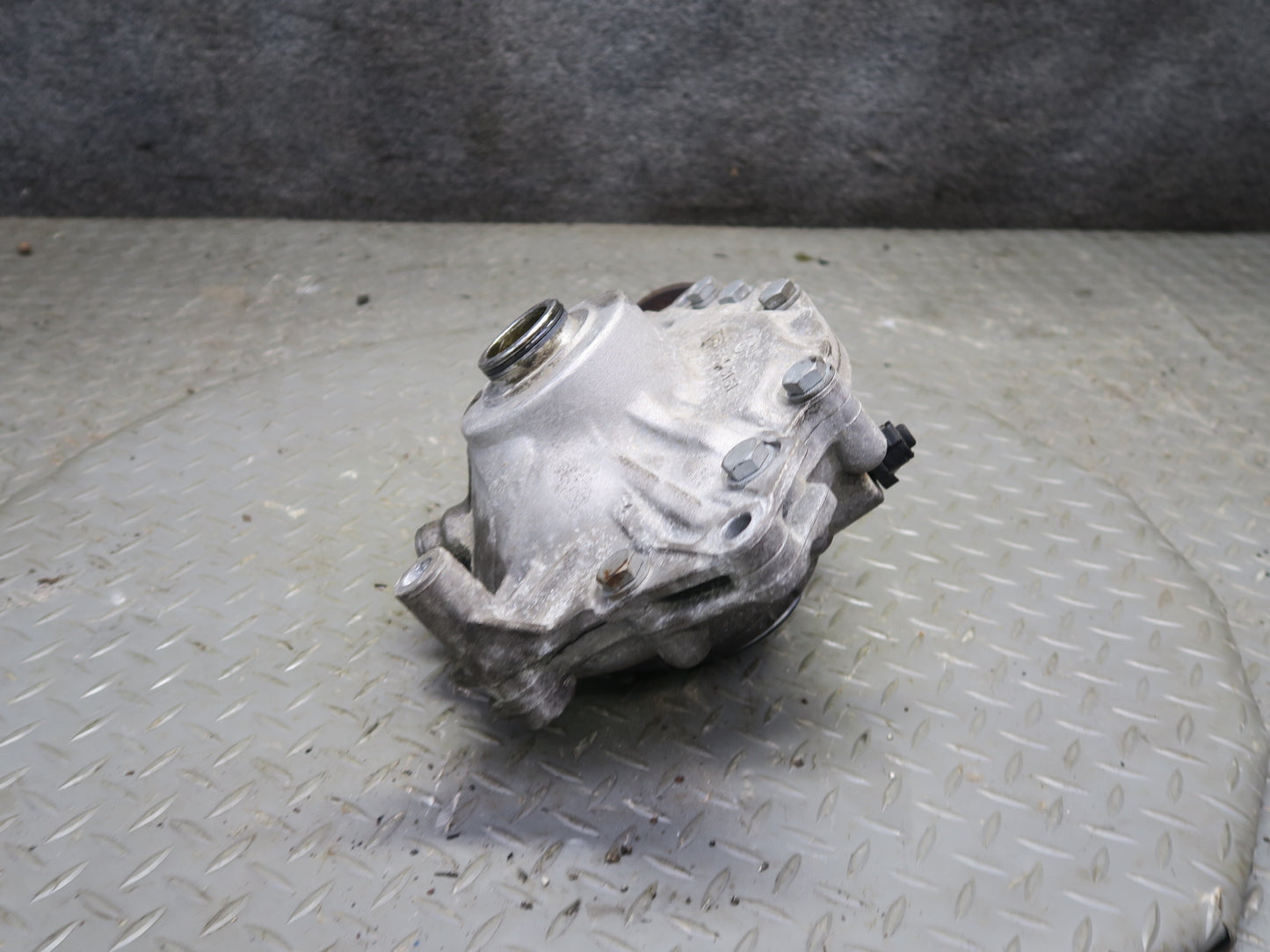 11-13 BMW F10 550iX AWD Front Differential Carrier 3.08 Ratio 7578155 OEM