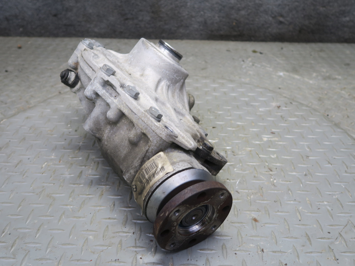 11-13 BMW F10 550iX AWD Front Differential Carrier 3.08 Ratio 7578155 OEM