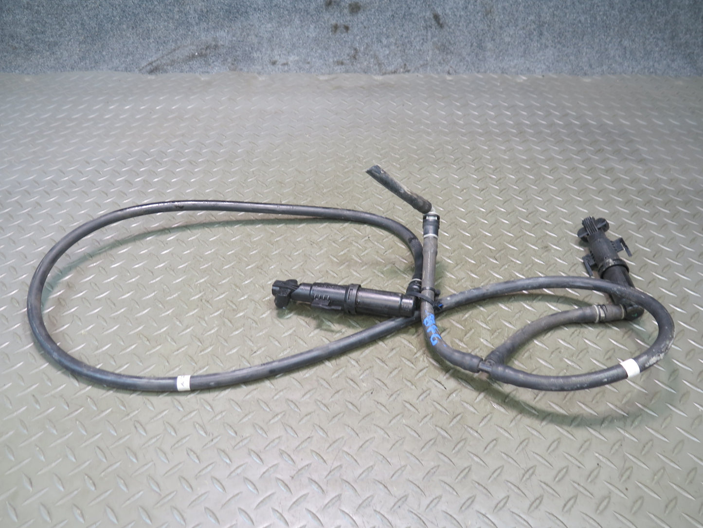 11-16 BMW F10 550iX Headlight Washer Nozzle Spray JET Hose Set OEM