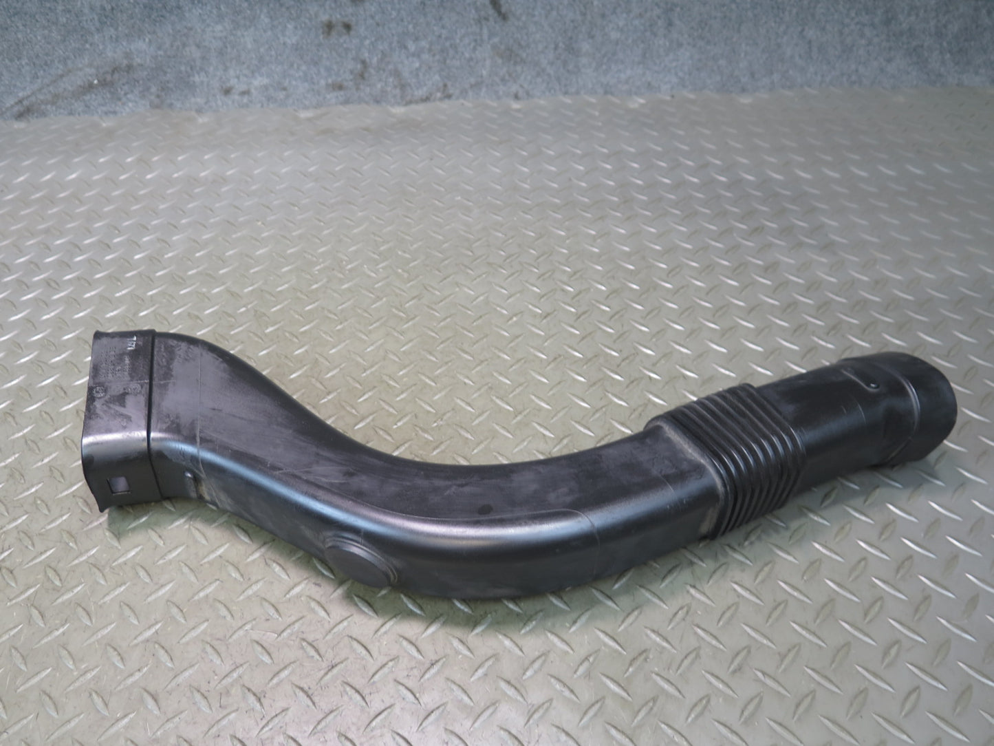 11-13 BMW F10 550iX N63 Set of 2 Left & Right Air Intake Duct Tube Channel OEM