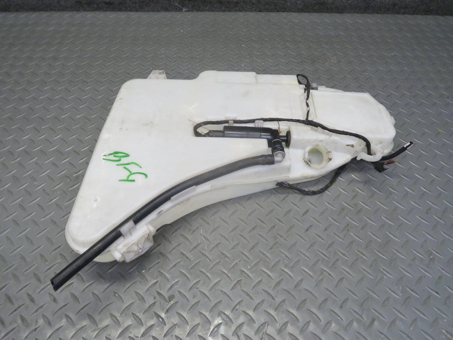 11-16 BMW F10 550iX Windshield Washer Fluid Reservoir Tank w Neck & Pump OEM