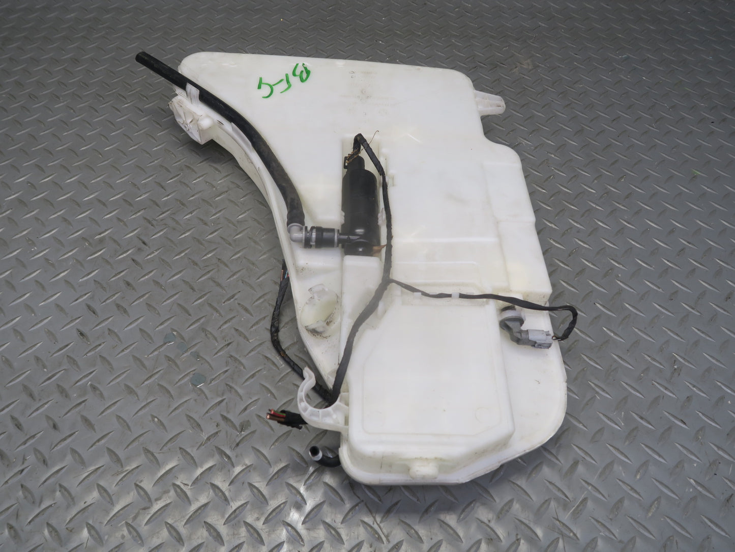 11-16 BMW F10 550iX Windshield Washer Fluid Reservoir Tank w Neck & Pump OEM