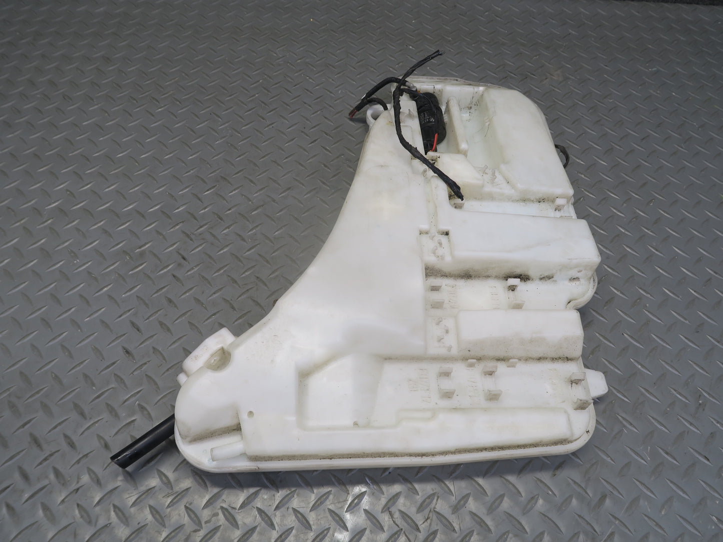11-16 BMW F10 550iX Windshield Washer Fluid Reservoir Tank w Neck & Pump OEM