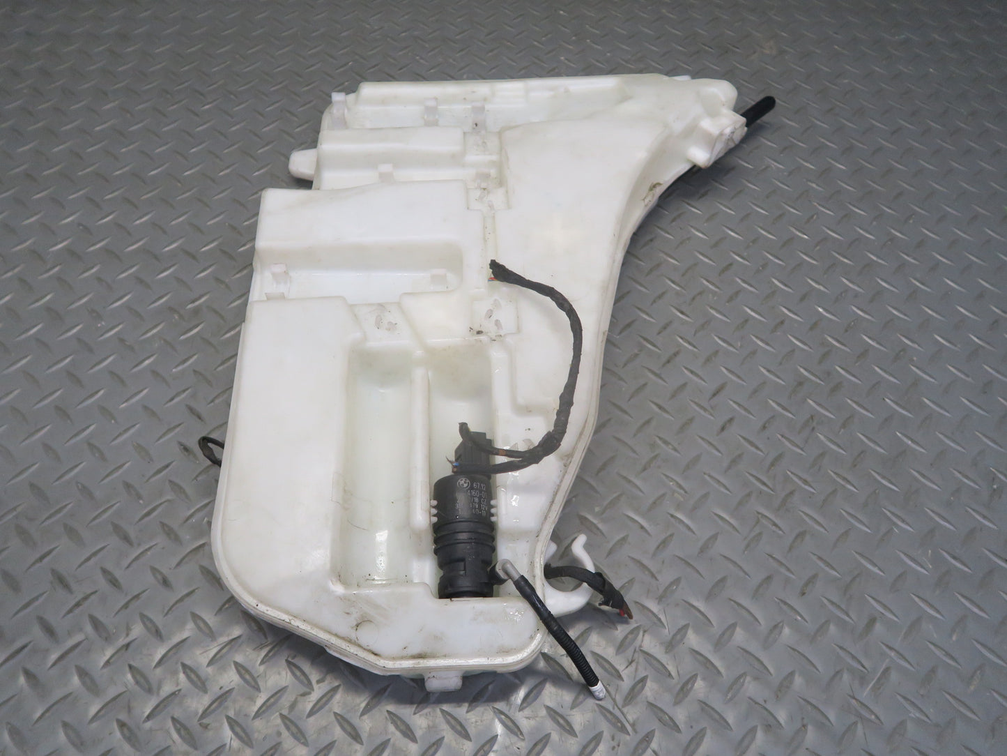 11-16 BMW F10 550iX Windshield Washer Fluid Reservoir Tank w Neck & Pump OEM