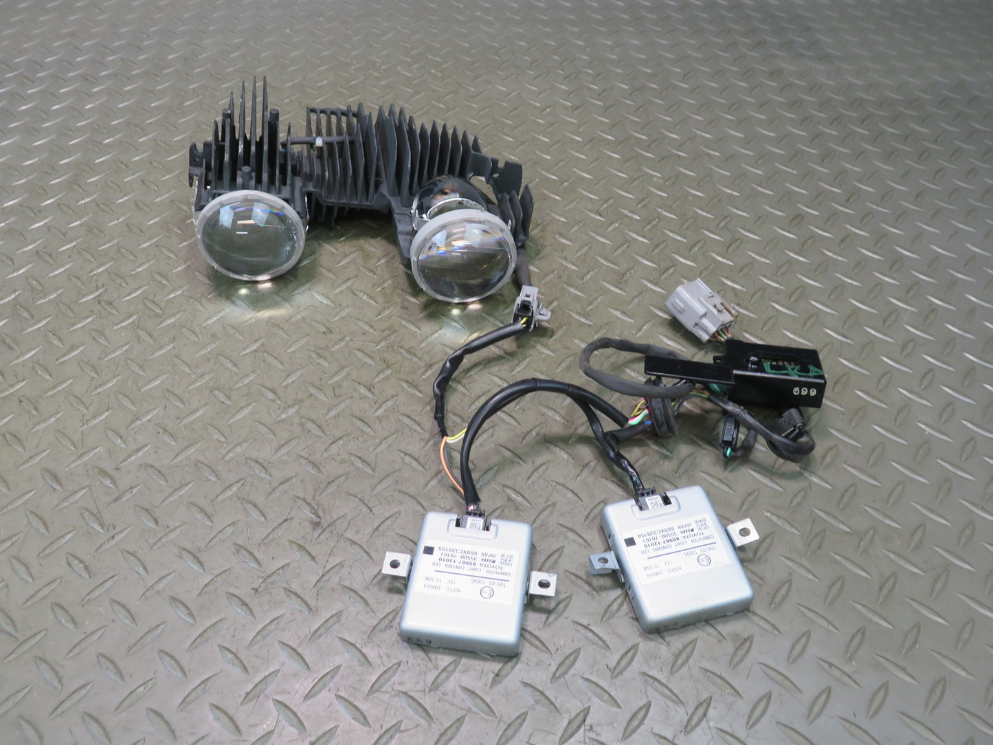 15-18 Lexus GSC16L RC300 Front Left Headlight Lens w Control Unit Set OEM