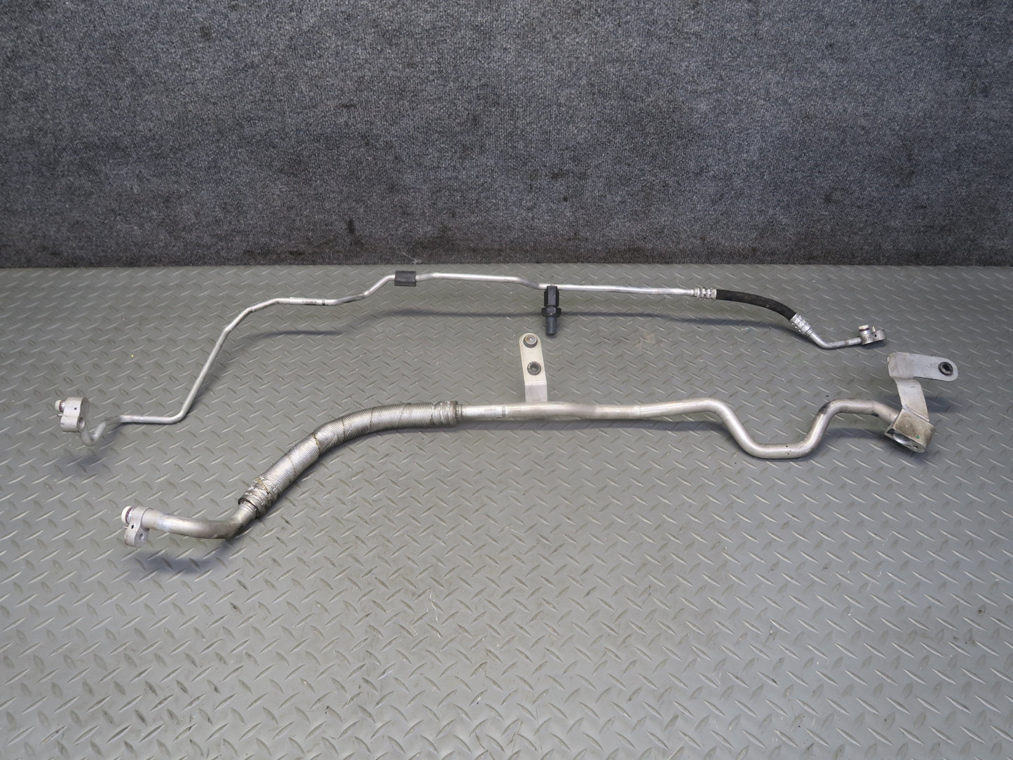 11-13 BMW F10 550i  550iX N63 Set of 2 A/C Air Condition Hose Pipe Line OEM