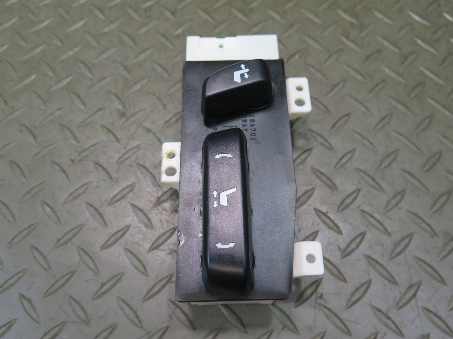 15-17 Lexus GSC16L RC300 RC350 Front Right Seat Adjustment Control Switch OEM
