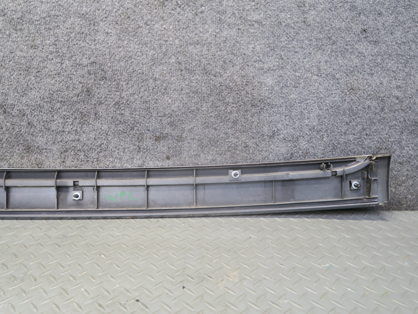 2003-2010 Porsche Cayenne 955 Rear Hatch Trunk Lid Trim Molding Cover w Mount