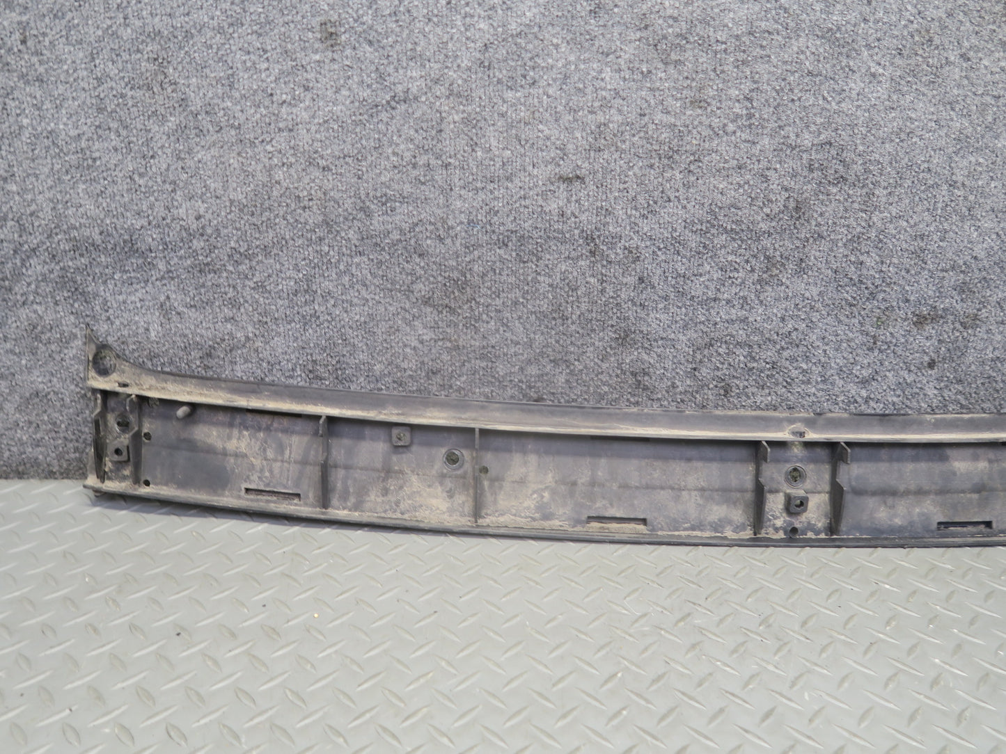 2003-2010 Porsche Cayenne 955 Rear Hatch Trunk Lid Trim Molding Cover w Mount