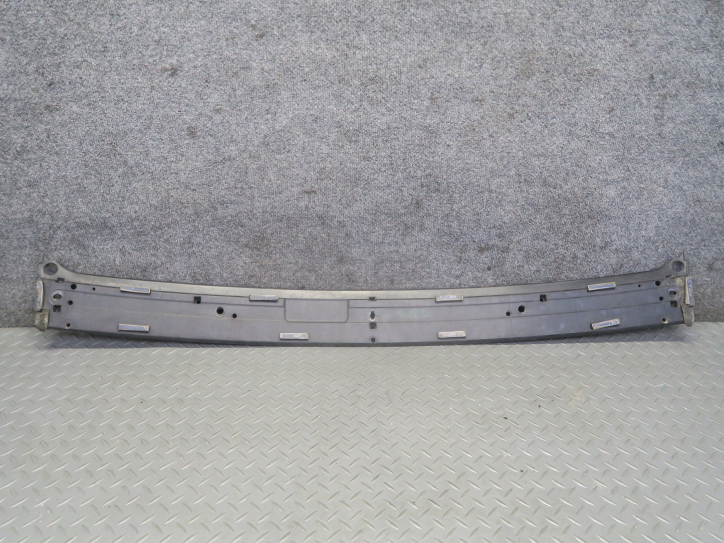 2003-2010 Porsche Cayenne 955 Rear Hatch Trunk Lid Trim Molding Cover w Mount