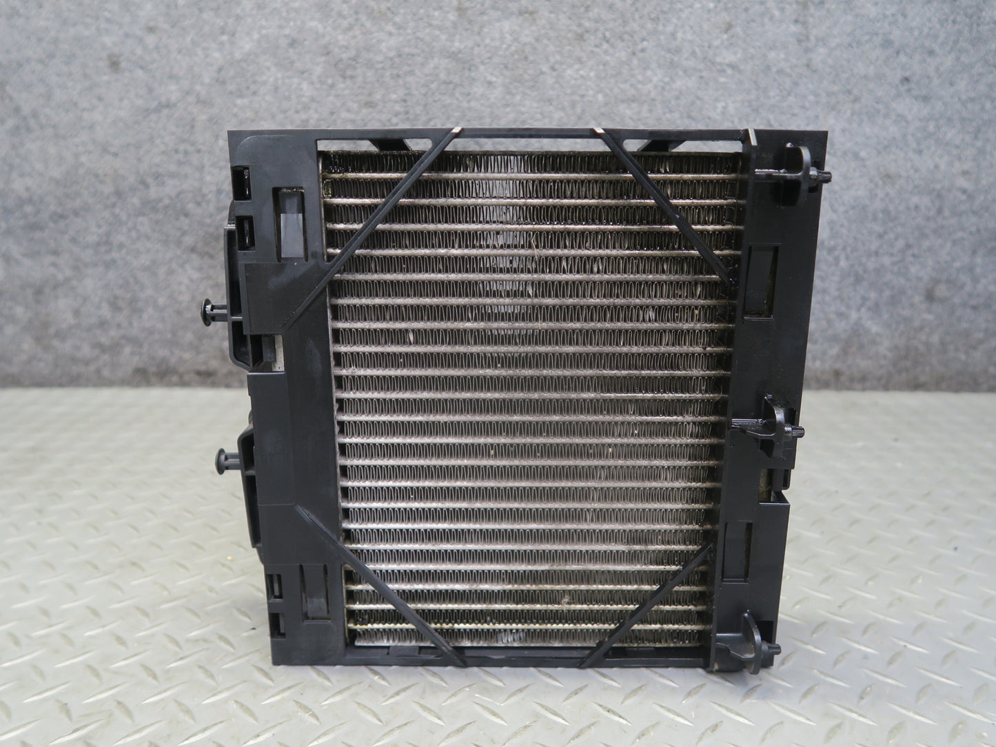 11-16 BMW F07 F10 550iX Right Engine Oil Cooler Radiator w Shroud 7572542 OEM