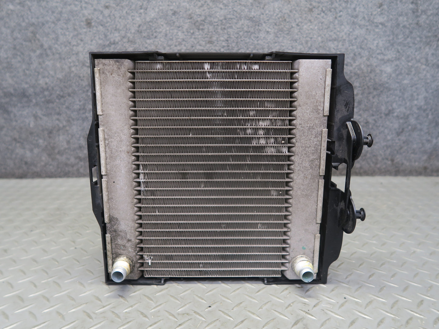 11-16 BMW F07 F10 550iX Left Engine Oil Cooler Radiator w Shroud 7805630 OEM