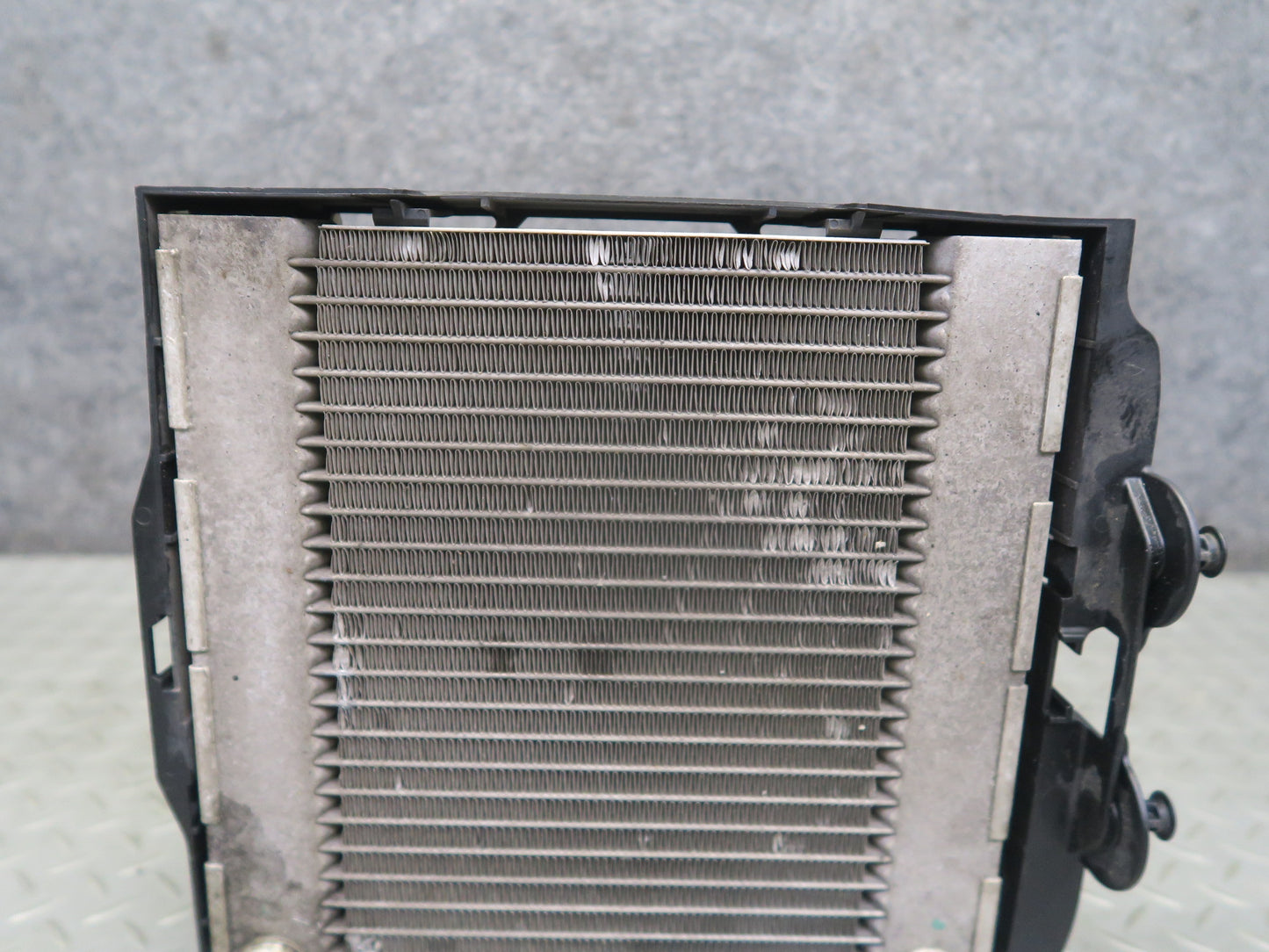 11-16 BMW F07 F10 550iX Left Engine Oil Cooler Radiator w Shroud 7805630 OEM
