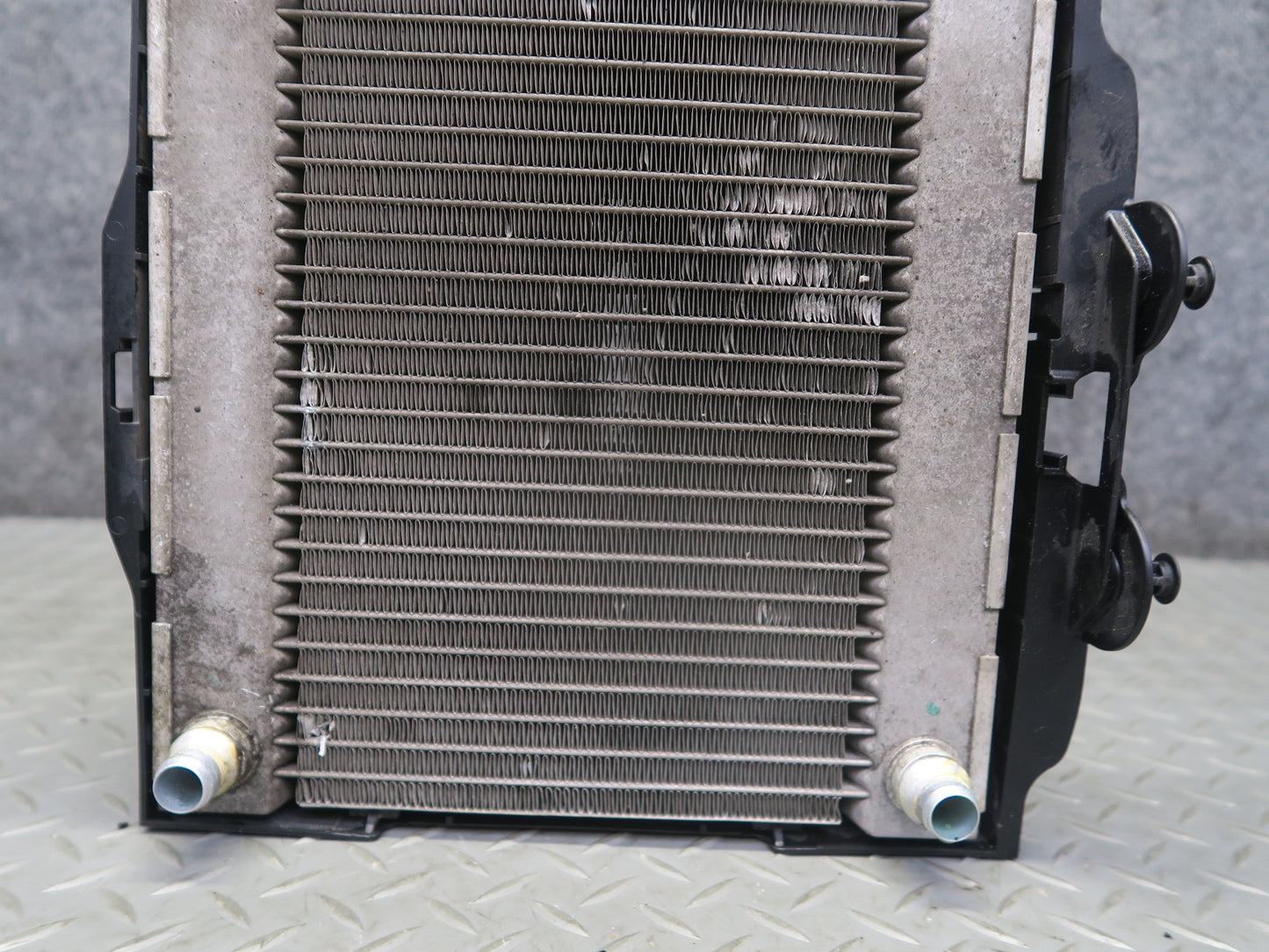 11-16 BMW F07 F10 550iX Left Engine Oil Cooler Radiator w Shroud 7805630 OEM