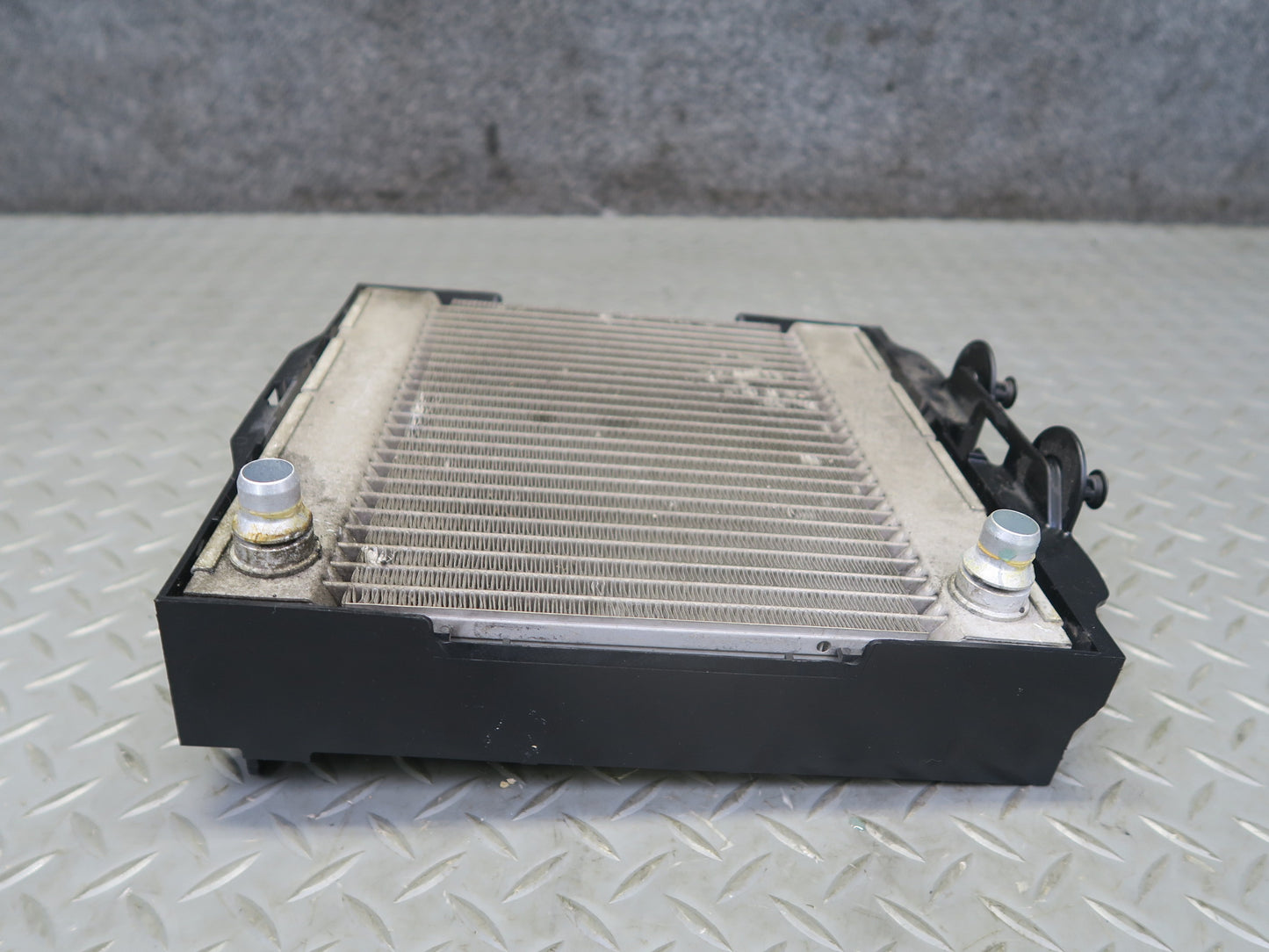 11-16 BMW F07 F10 550iX Left Engine Oil Cooler Radiator w Shroud 7805630 OEM
