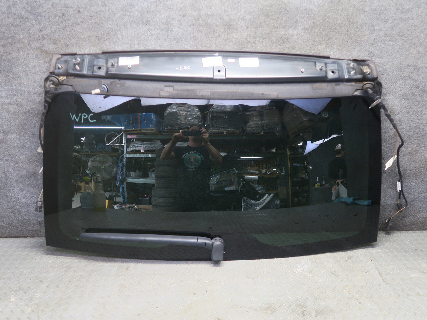 2003-2006 Porsche Cayenne 955 Rear Trunk Lid Tailgate Hatch Heated Glass Window