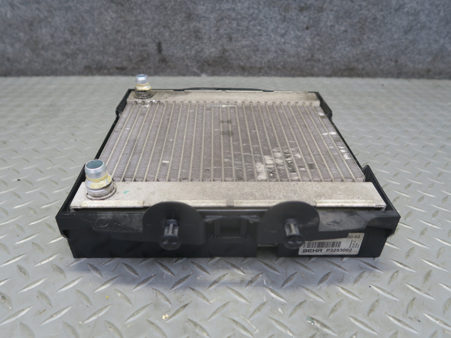 11-16 BMW F07 F10 550iX Left Engine Oil Cooler Radiator w Shroud 7805630 OEM