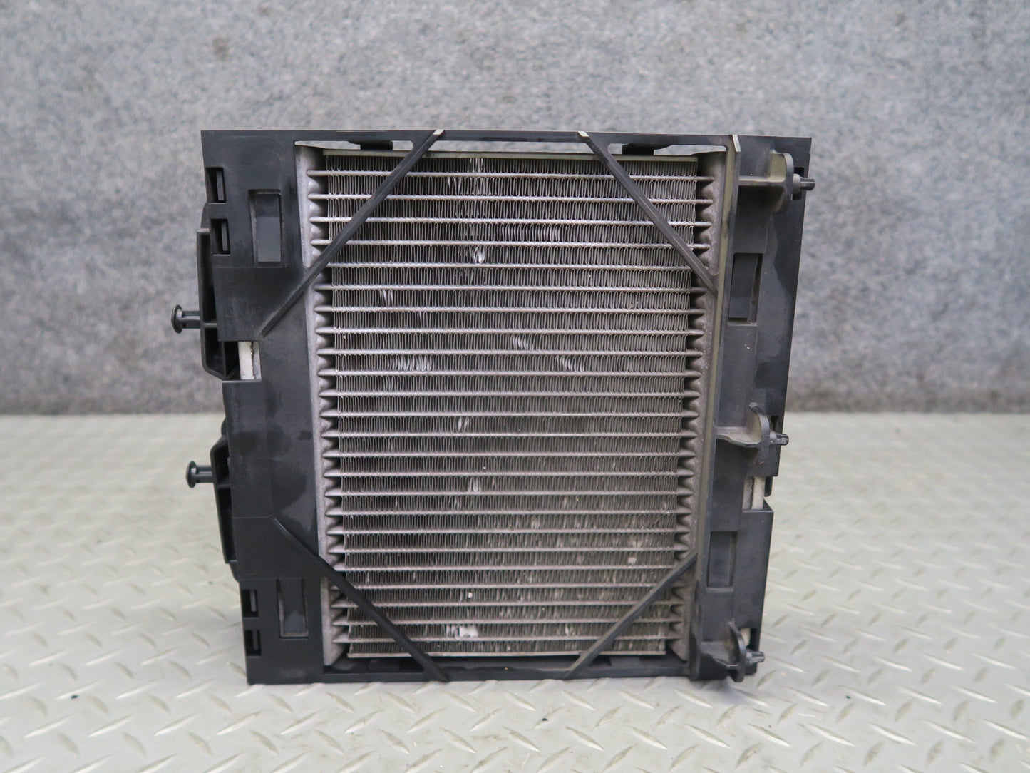 11-16 BMW F07 F10 550iX Left Engine Oil Cooler Radiator w Shroud 7805630 OEM