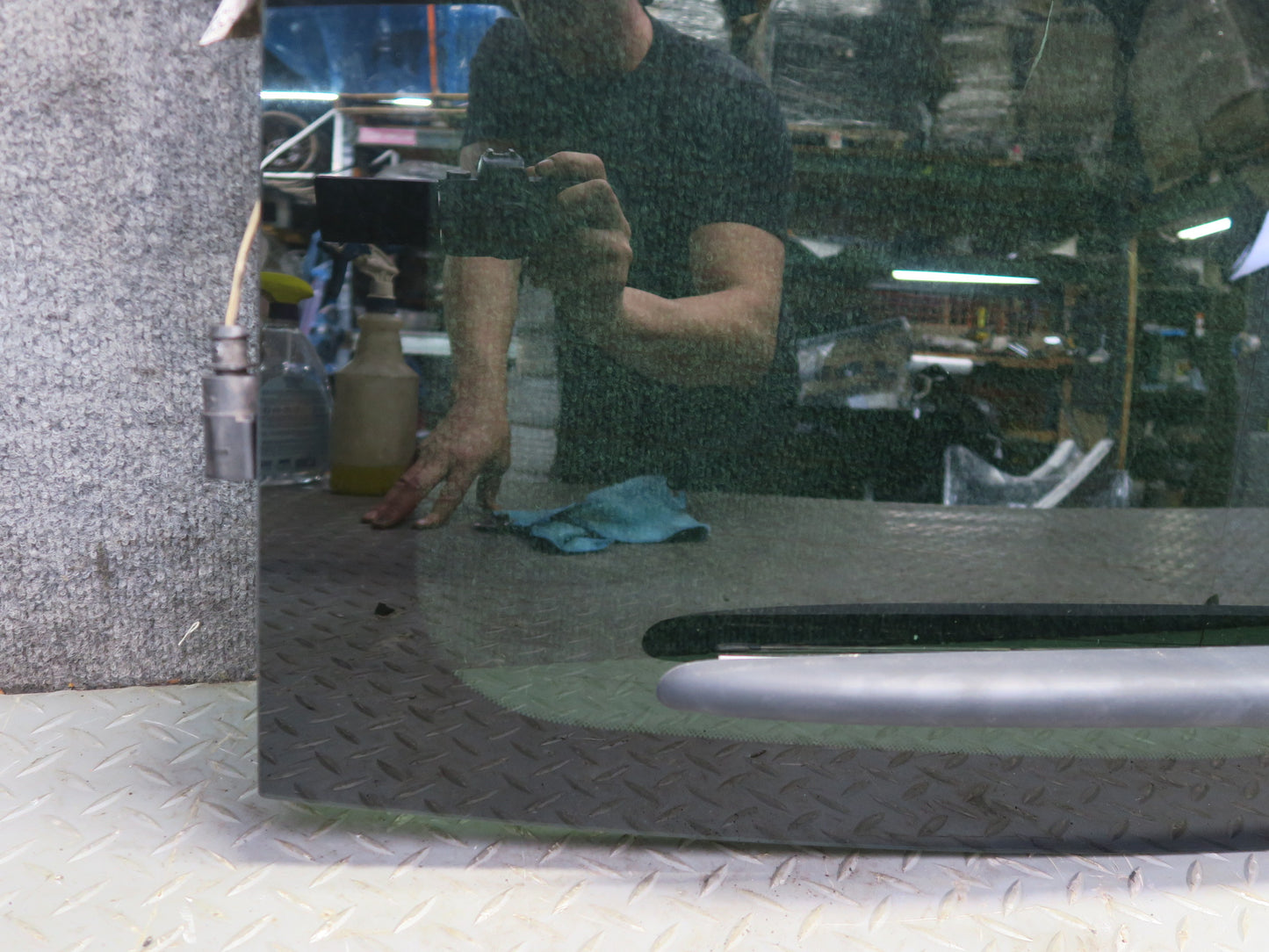 2003-2006 Porsche Cayenne 955 Rear Trunk Lid Tailgate Hatch Heated Glass Window