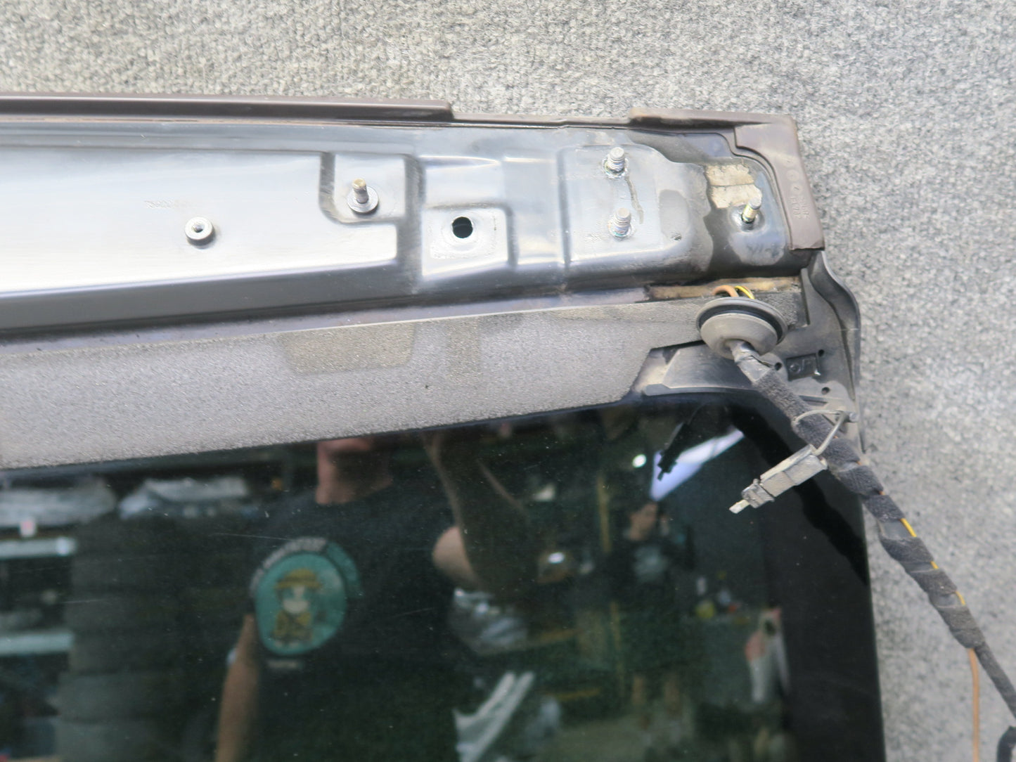 2003-2006 Porsche Cayenne 955 Rear Trunk Lid Tailgate Hatch Heated Glass Window