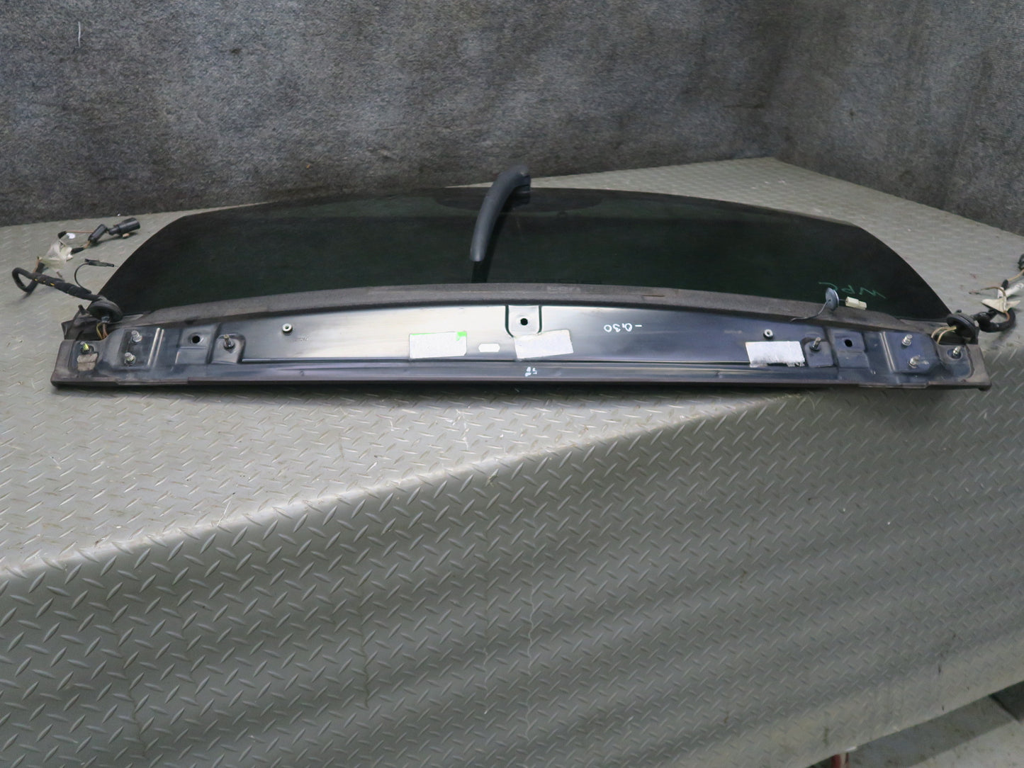 2003-2006 Porsche Cayenne 955 Rear Trunk Lid Tailgate Hatch Heated Glass Window