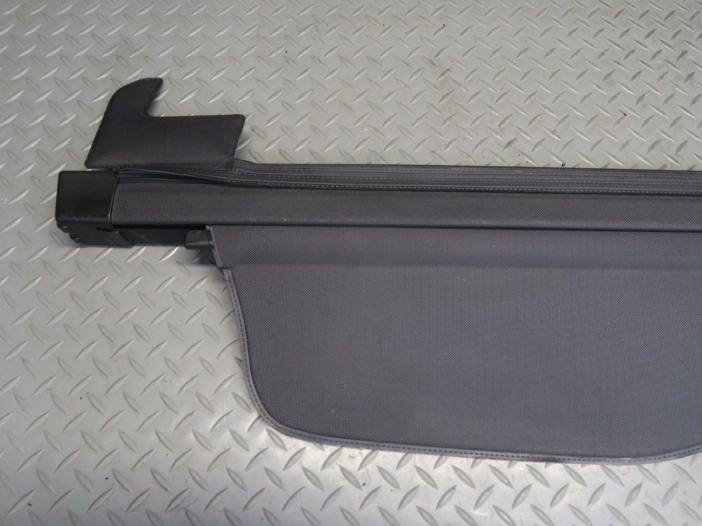 2003-2010 Porsche Cayenne 955 Rear Trunk Hatch Luggage Cargo Roller Cover