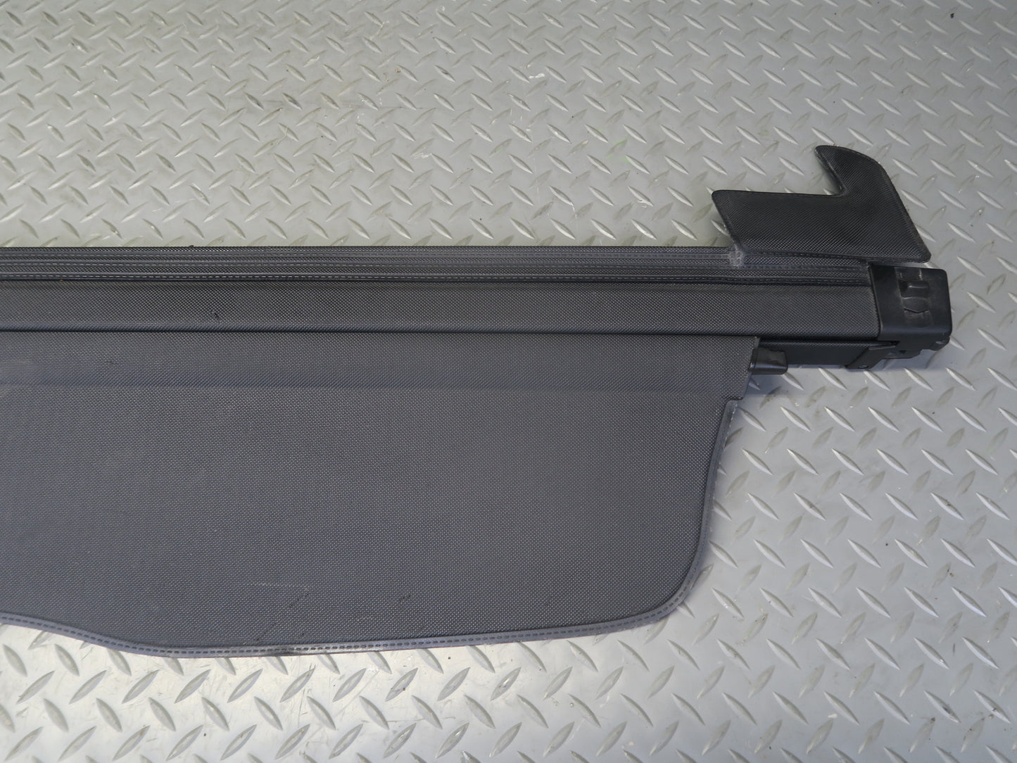 2003-2010 Porsche Cayenne 955 Rear Trunk Hatch Luggage Cargo Roller Cover