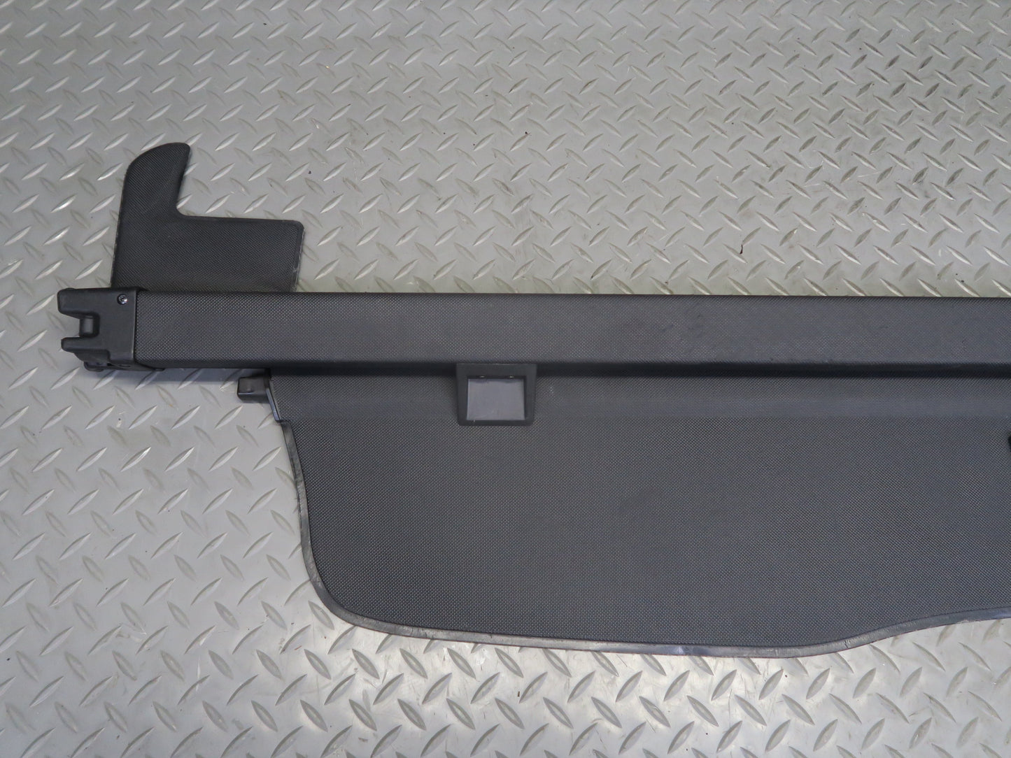 2003-2010 Porsche Cayenne 955 Rear Trunk Hatch Luggage Cargo Roller Cover