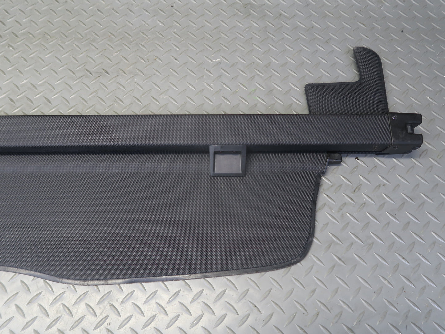 2003-2010 Porsche Cayenne 955 Rear Trunk Hatch Luggage Cargo Roller Cover