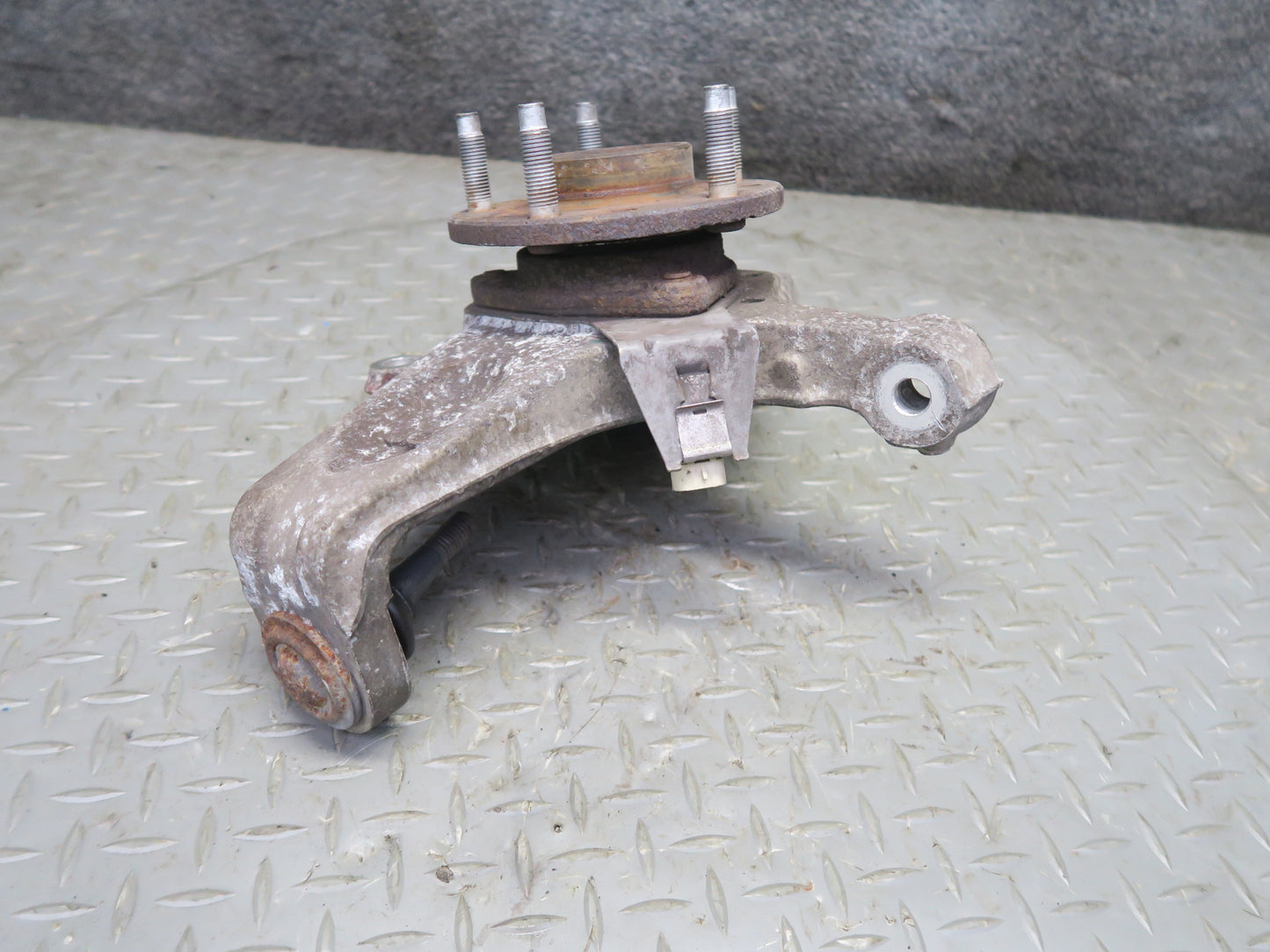 97-04 Chevrolet Corvette C5 Front Left Spindle Knuckle Wheel Hub Bearing OEM