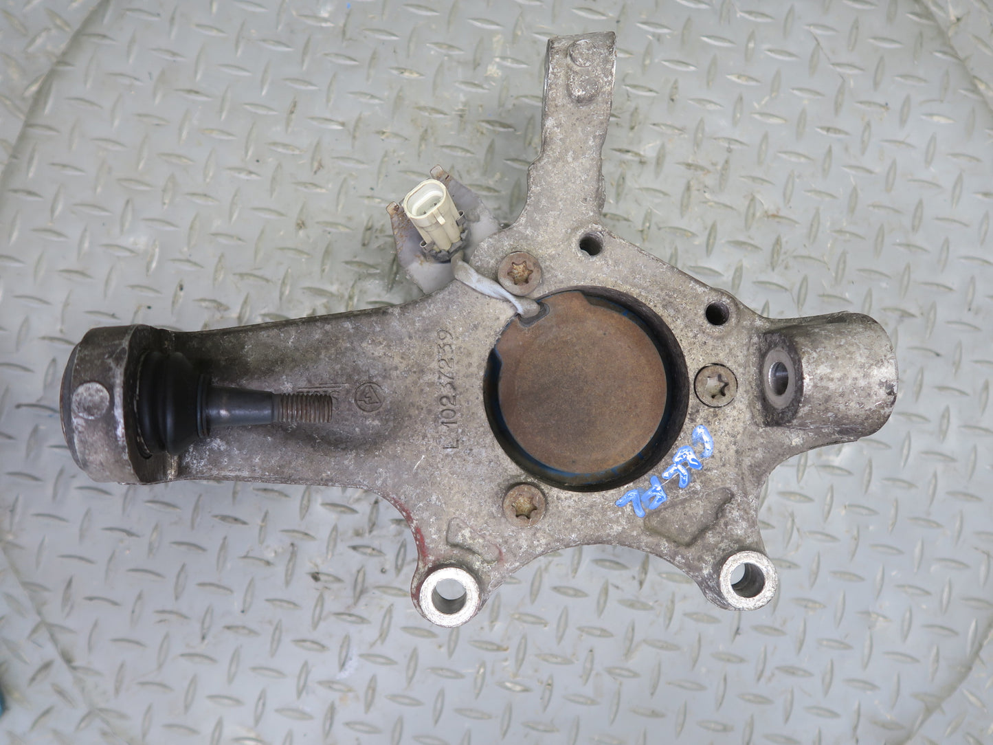 97-04 Chevrolet Corvette C5 Front Left Spindle Knuckle Wheel Hub Bearing OEM