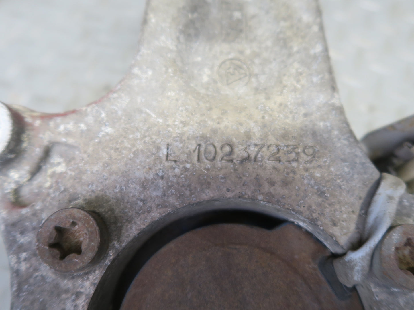 97-04 Chevrolet Corvette C5 Front Left Spindle Knuckle Wheel Hub Bearing OEM