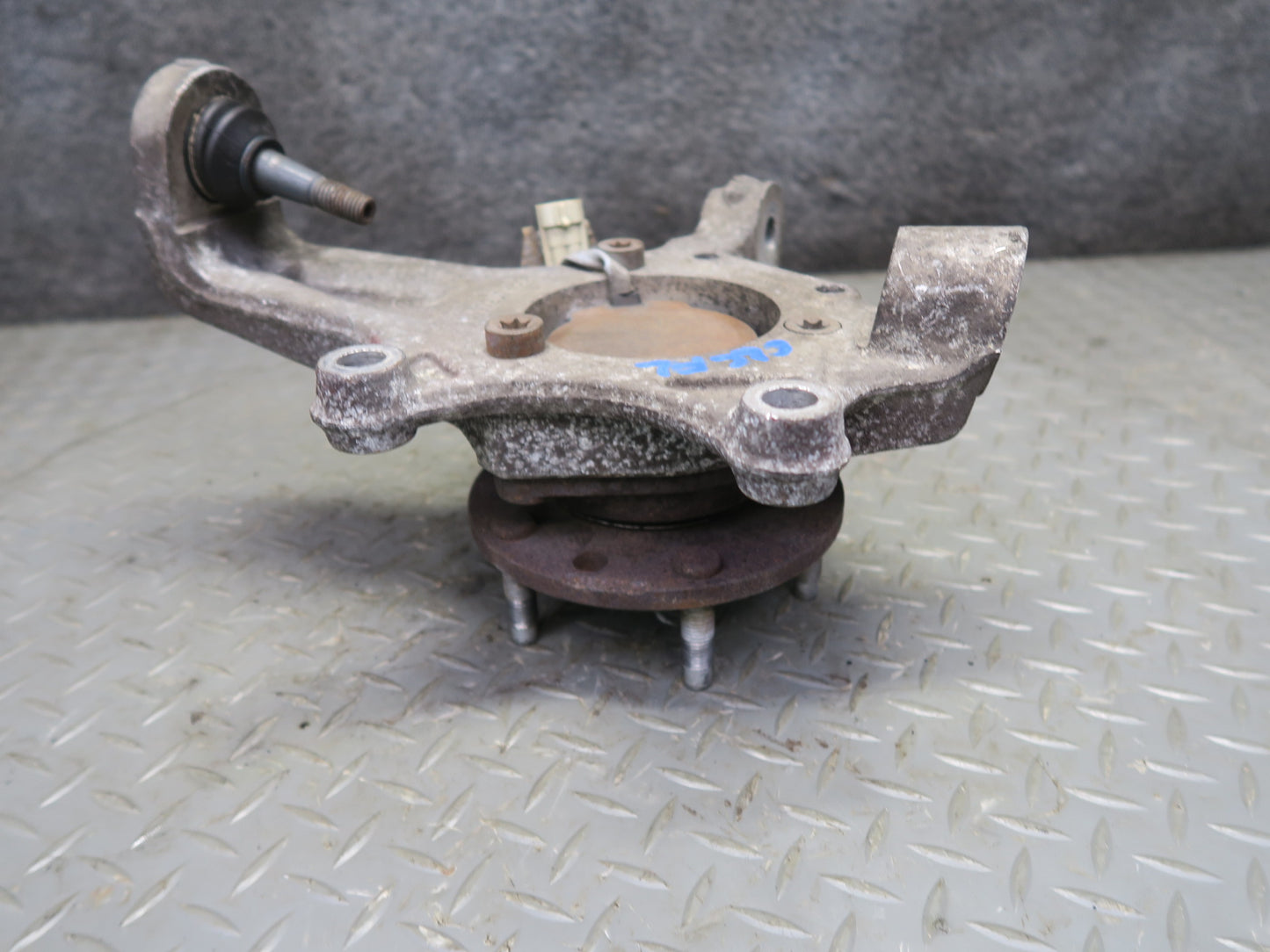 97-04 Chevrolet Corvette C5 Front Left Spindle Knuckle Wheel Hub Bearing OEM