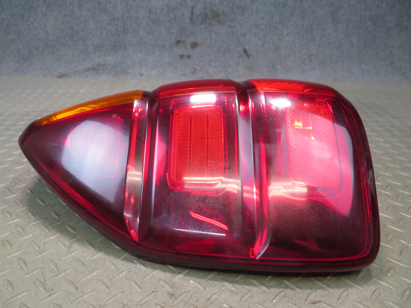 2003-2007 Lexus UZJ120L GX470 Rear Left & Right Tail Light Lamp Set of 2