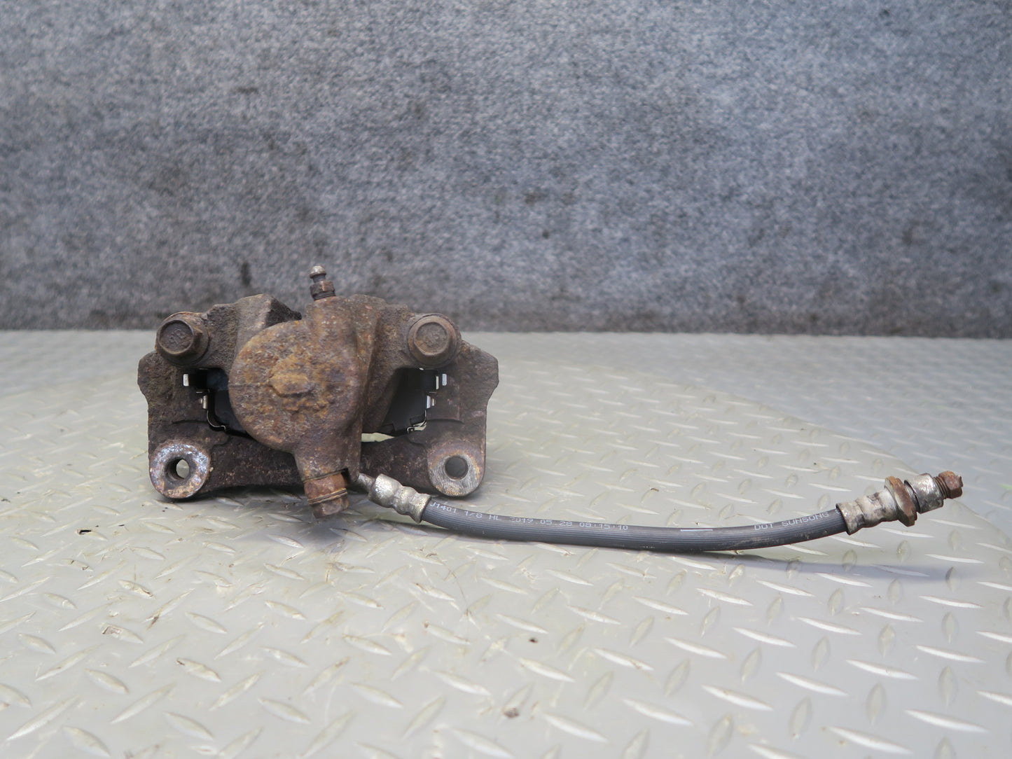 2003-2009 Lexus UZJ120L GX470 AWD Rear Left & Right Brake Caliper Set of 2