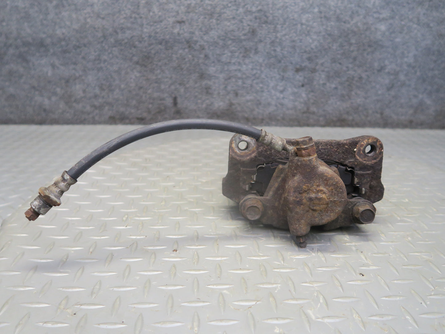 2003-2009 Lexus UZJ120L GX470 AWD Rear Left & Right Brake Caliper Set of 2