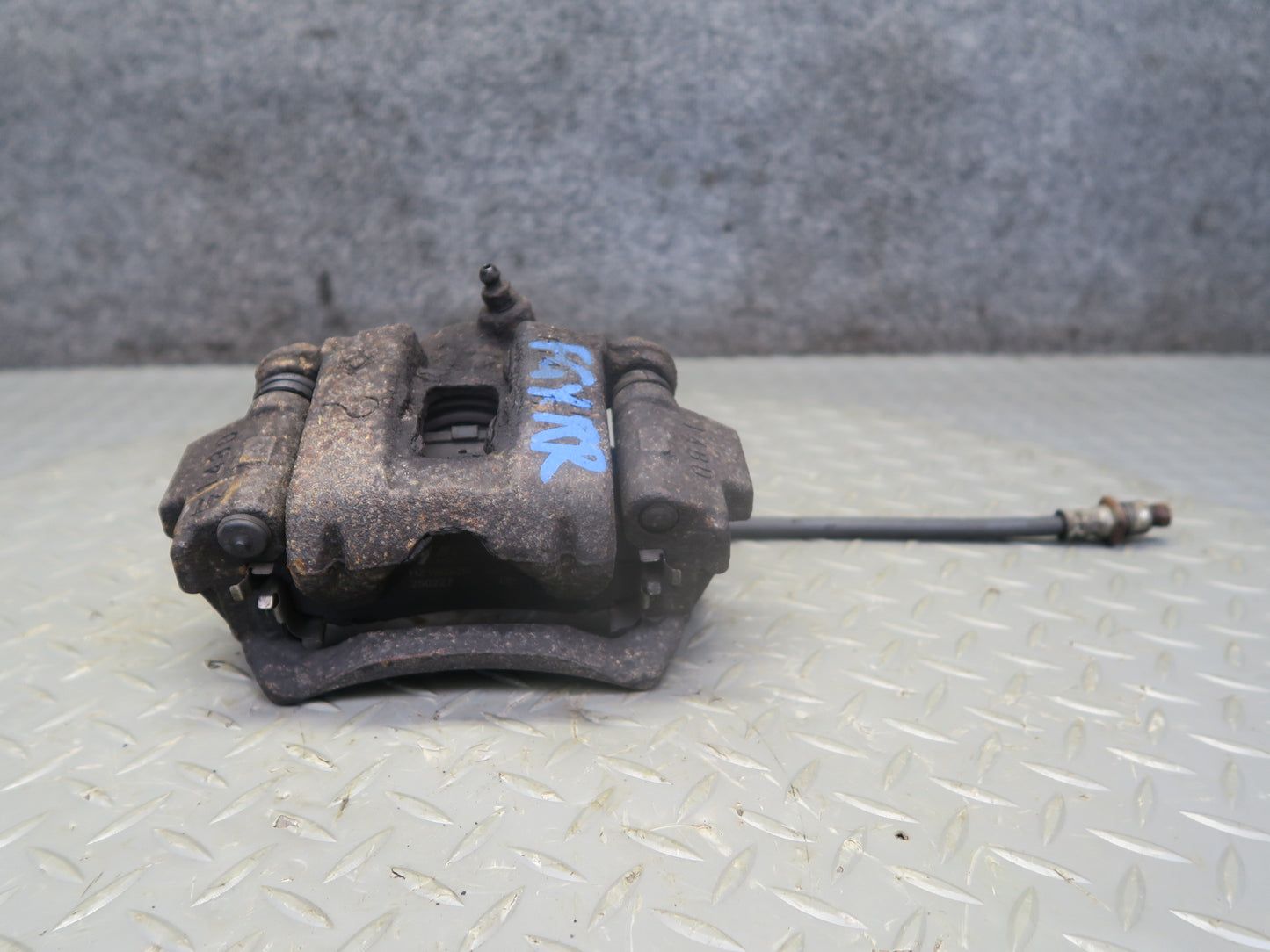 2003-2009 Lexus UZJ120L GX470 AWD Rear Left & Right Brake Caliper Set of 2