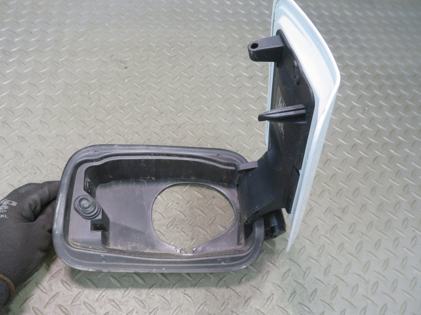 11-16 BMW F10 528i 535i 550i Gas Fuel Filler Lid Door Alpine White 7218336 OEM