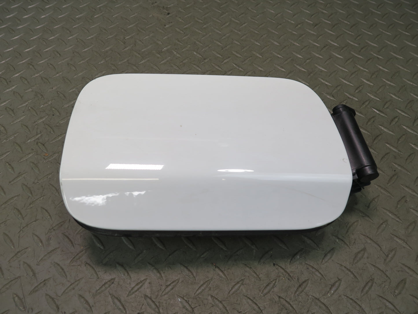 11-16 BMW F10 528i 535i 550i Gas Fuel Filler Lid Door Alpine White 7218336 OEM