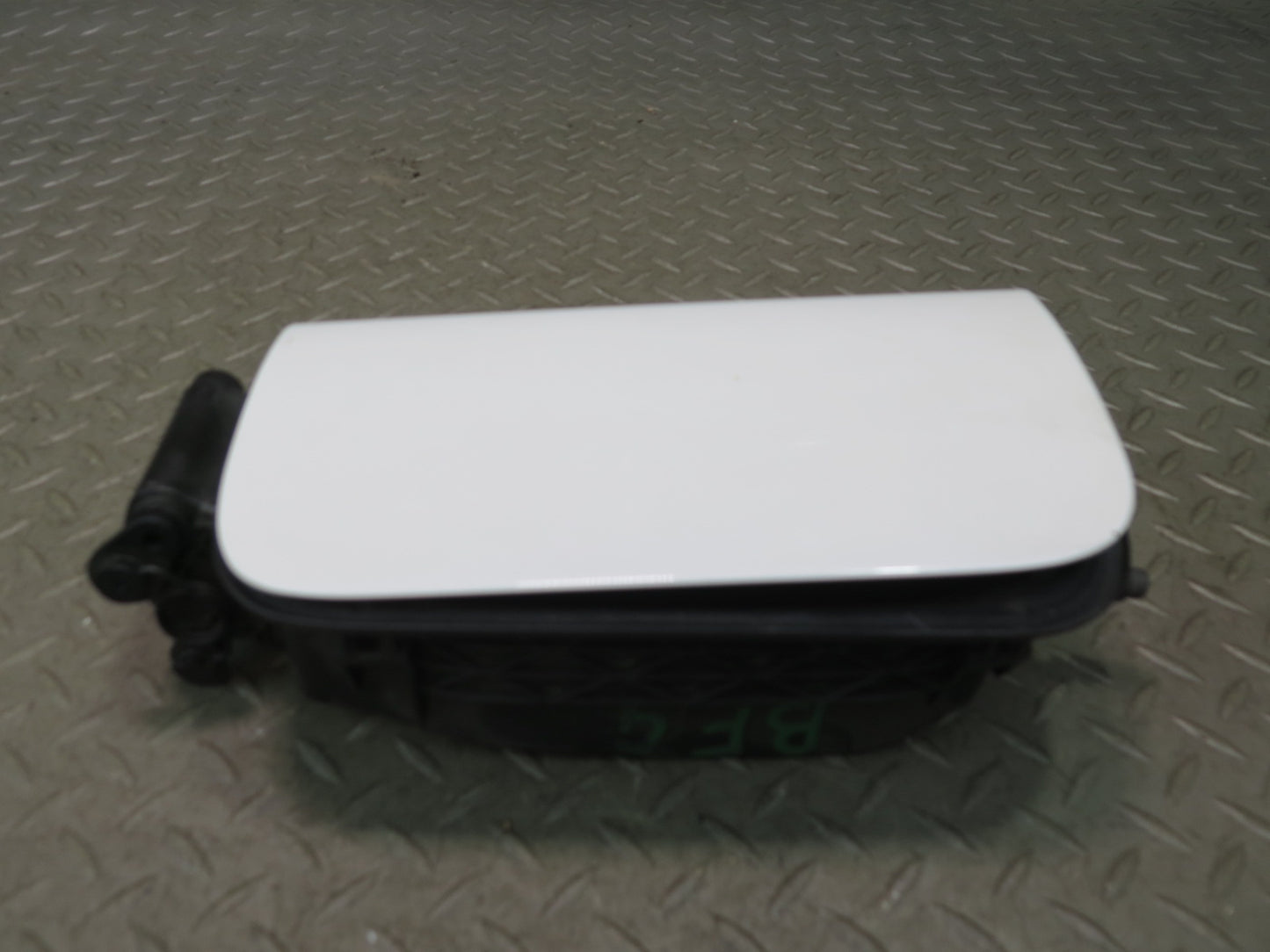 11-16 BMW F10 528i 535i 550i Gas Fuel Filler Lid Door Alpine White 7218336 OEM