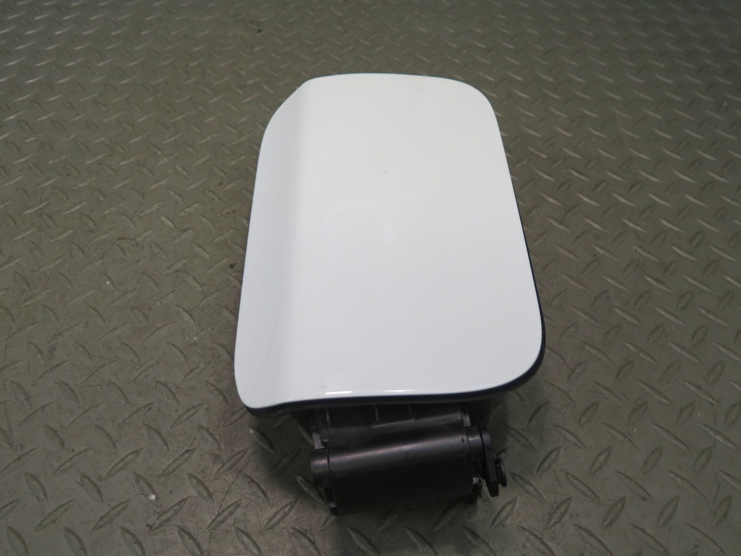 11-16 BMW F10 528i 535i 550i Gas Fuel Filler Lid Door Alpine White 7218336 OEM