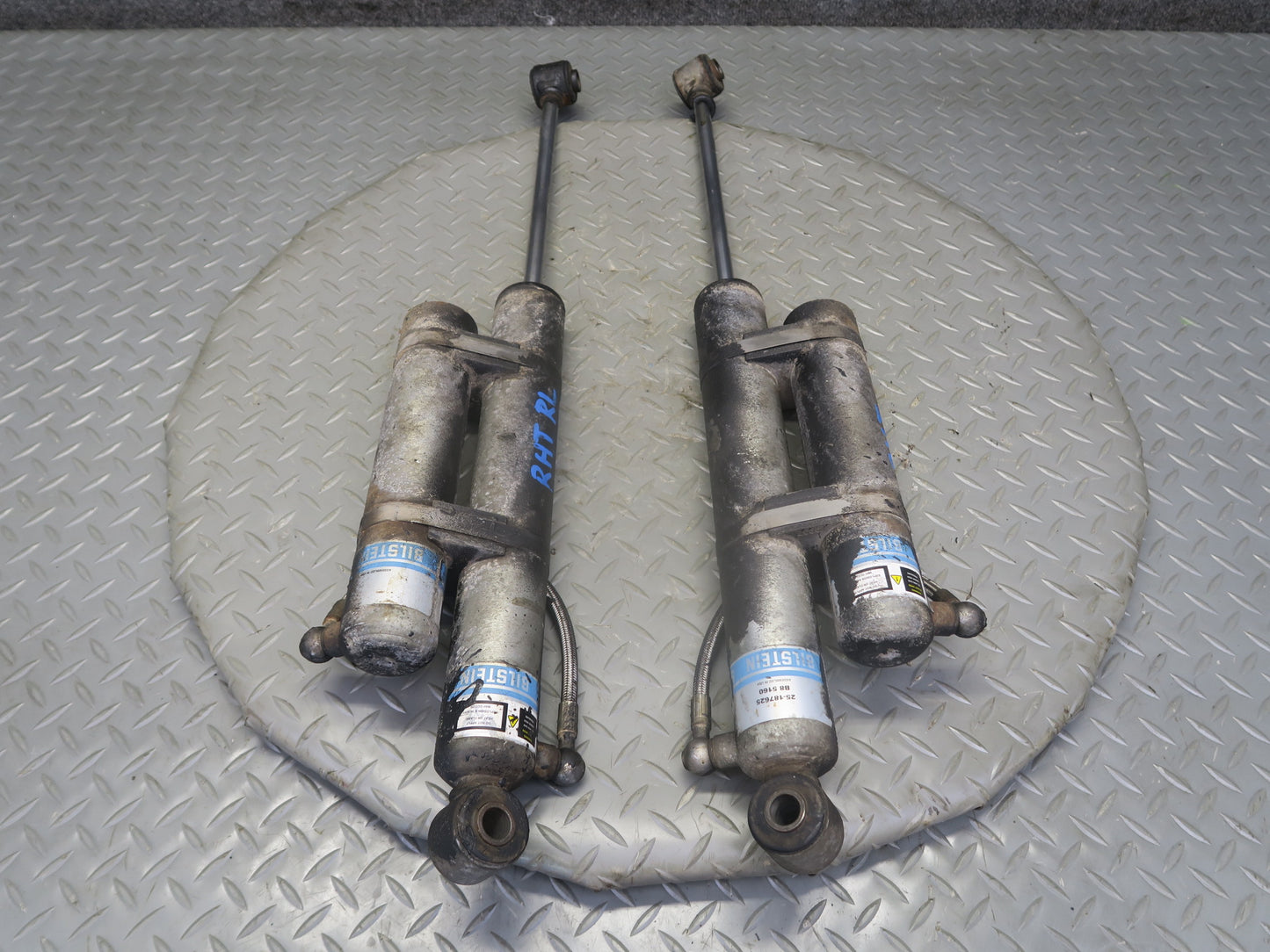2003-2009 Hummer H2 Rear Left & Right Side Strut Shock Absorber Bilstein B8