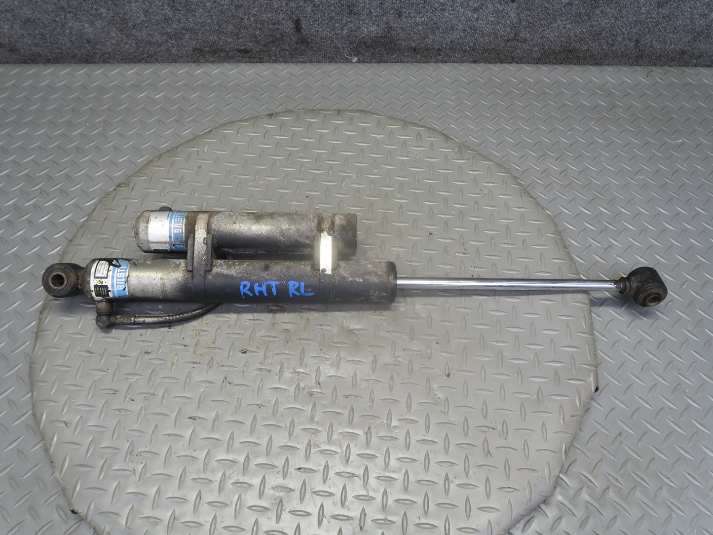 2003-2009 Hummer H2 Rear Left & Right Side Strut Shock Absorber Bilstein B8