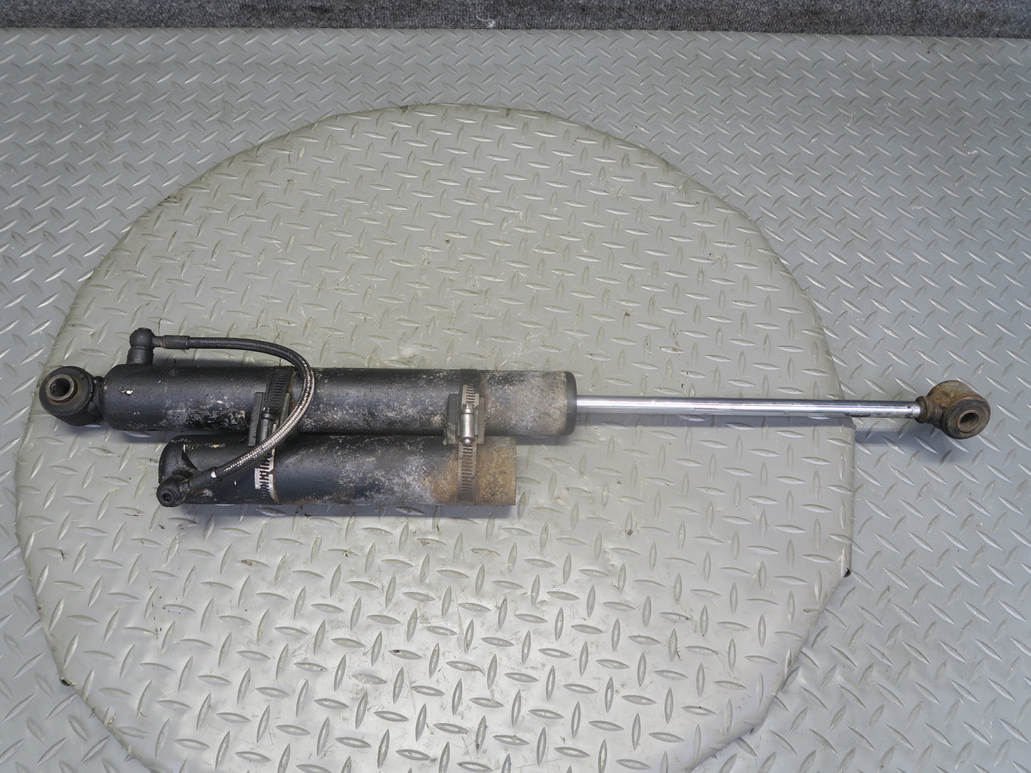 2003-2009 Hummer H2 Rear Left & Right Side Strut Shock Absorber Bilstein B8