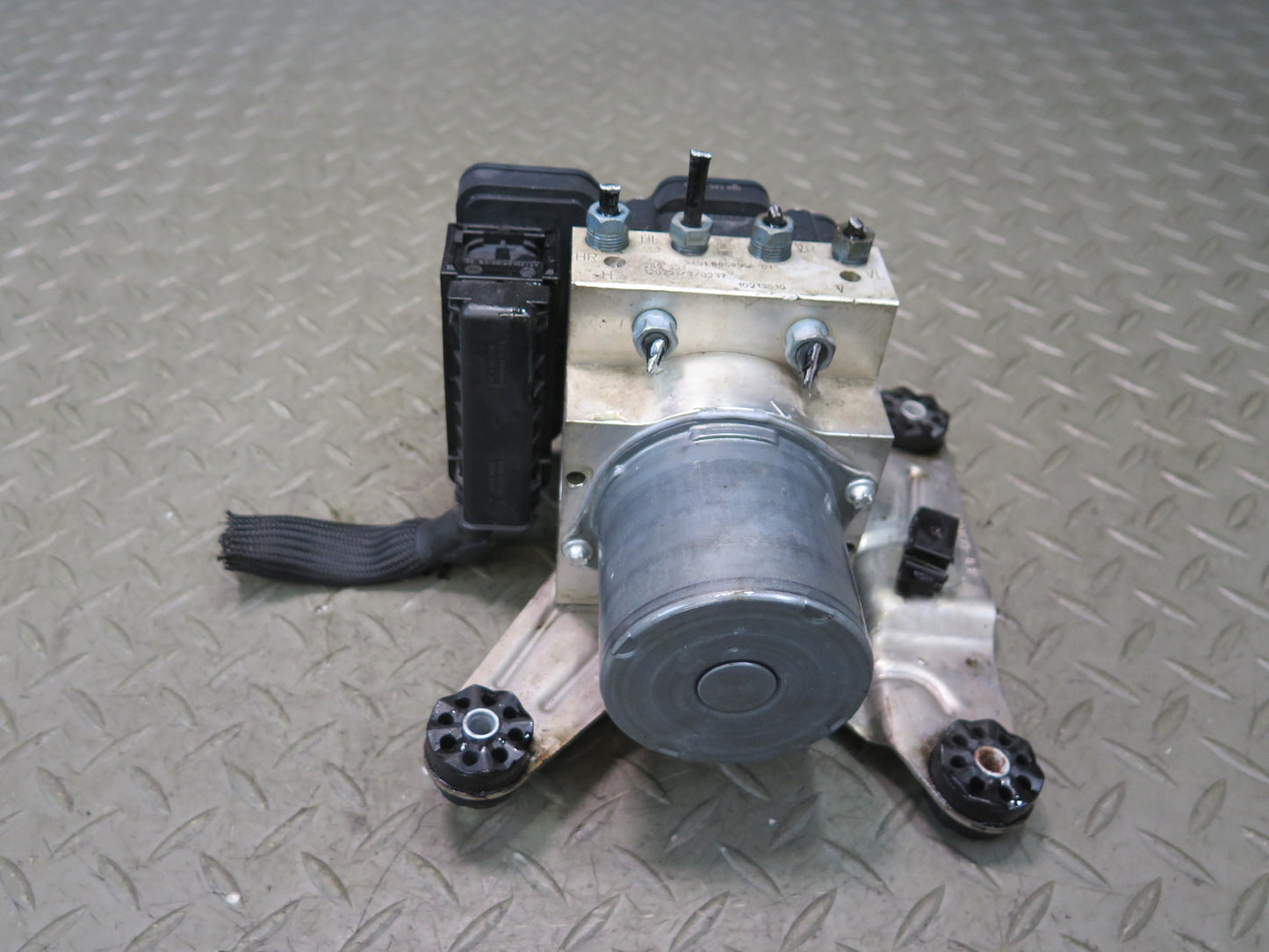 11-16 BMW F10 550iX Anti Lock Brake ABS Pump Module 6853400 OEM