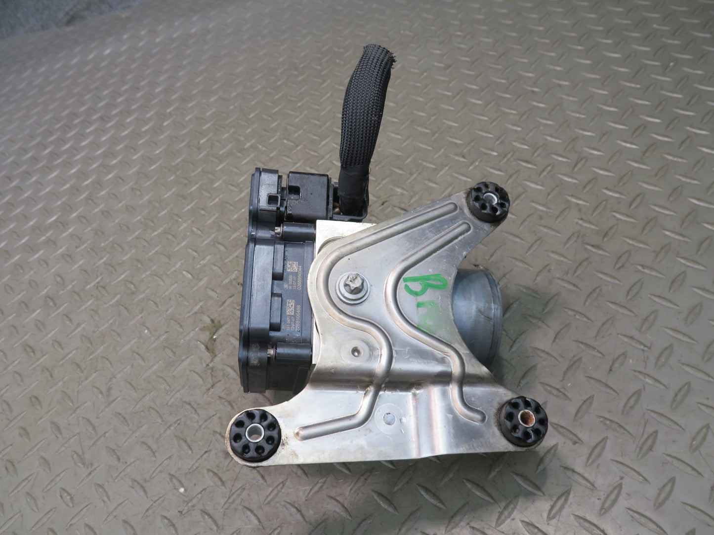 11-16 BMW F10 550iX Anti Lock Brake ABS Pump Module 6853400 OEM