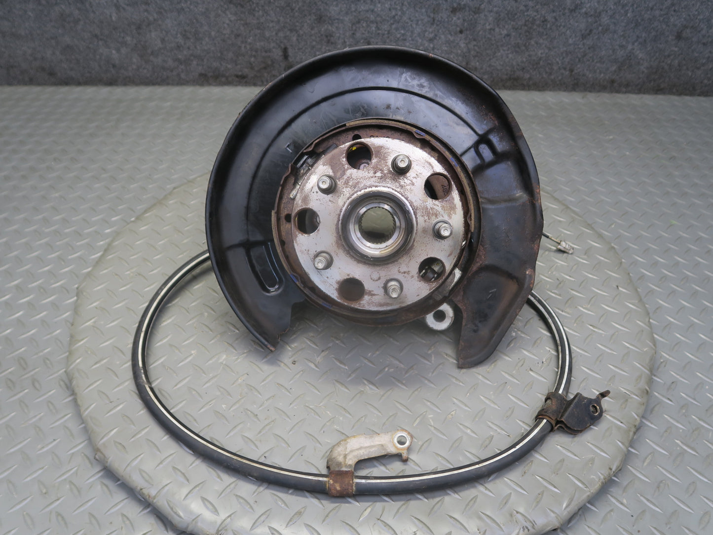 15-23 Lexus GSC16L RC350 RC300 Rear Left Spindle Knuckle Wheel Hub w Cable OEM
